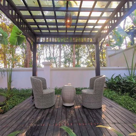 Hotel Angsana Xishuangbanna Menghai Exterior foto